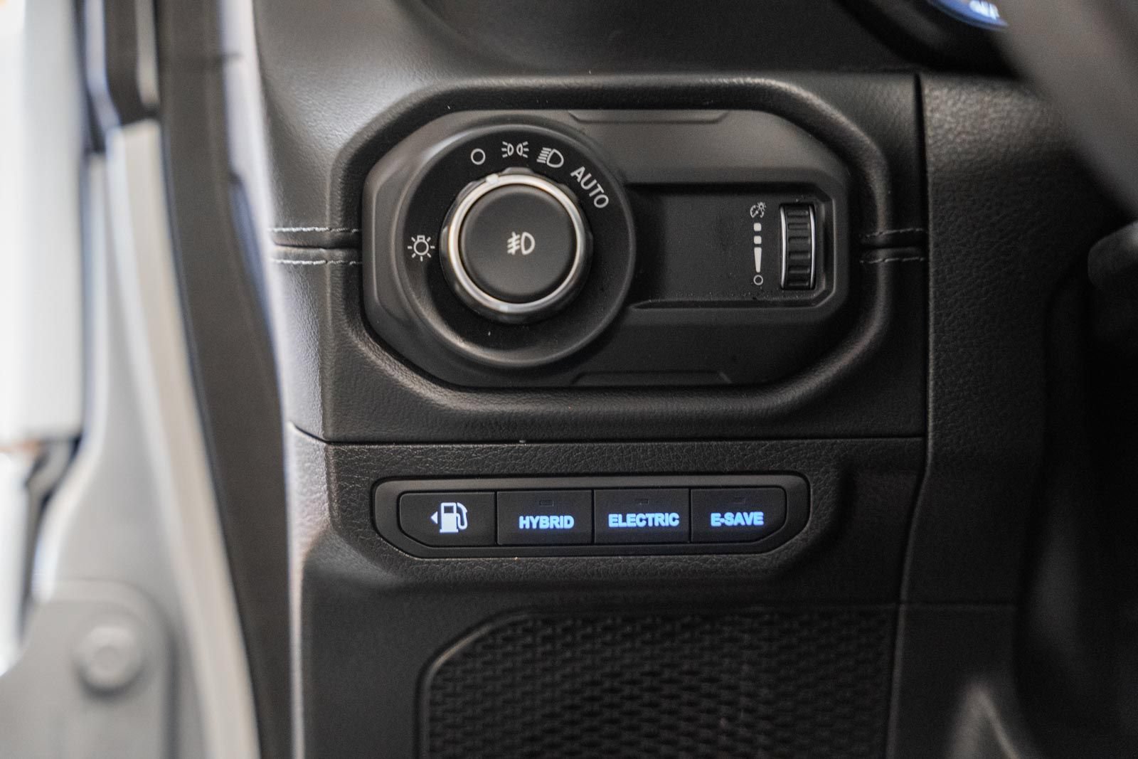 Used 2024 Jeep Wrangler Unlimited Sahara AWD/4WD image 47