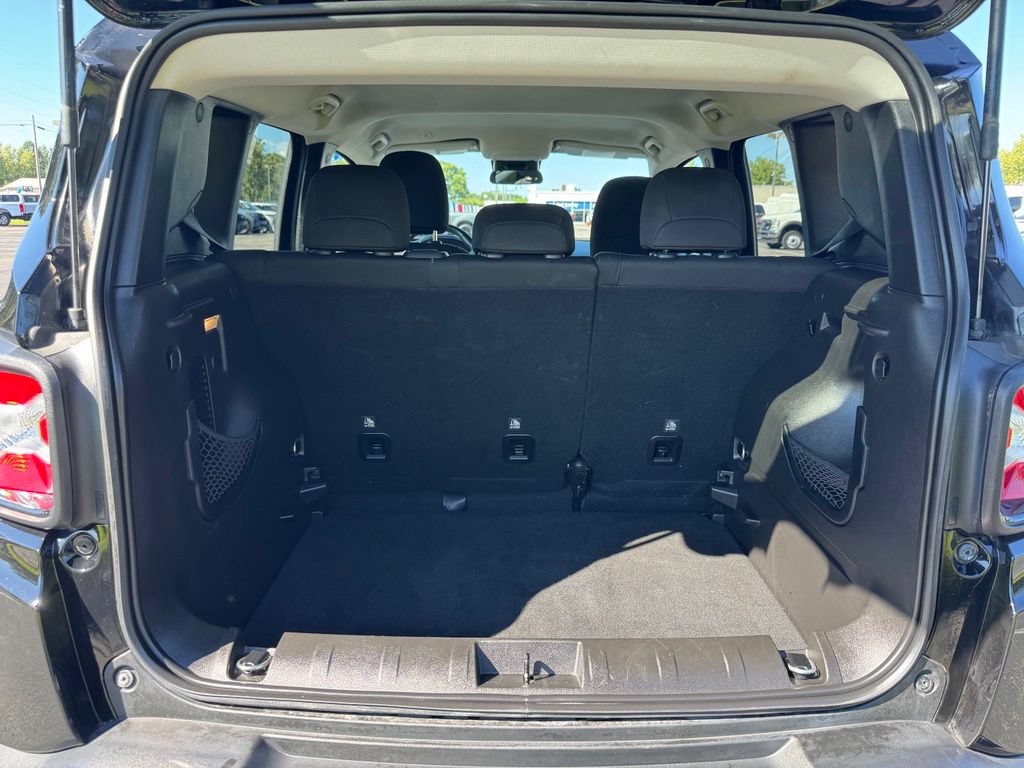 Used 2018 Jeep Renegade Altitude AWD/4WD image 33