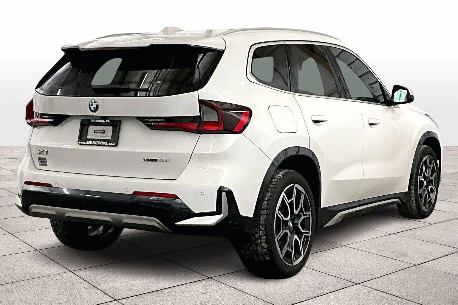 Used 2023 BMW X1 xDrive28i w/ Premium Package image 3