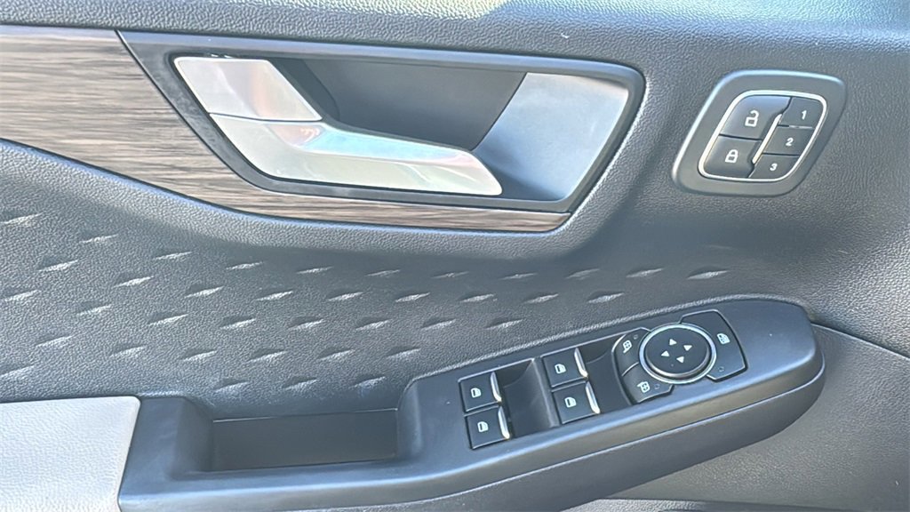 Certified 2020 Ford Escape Titanium image 19