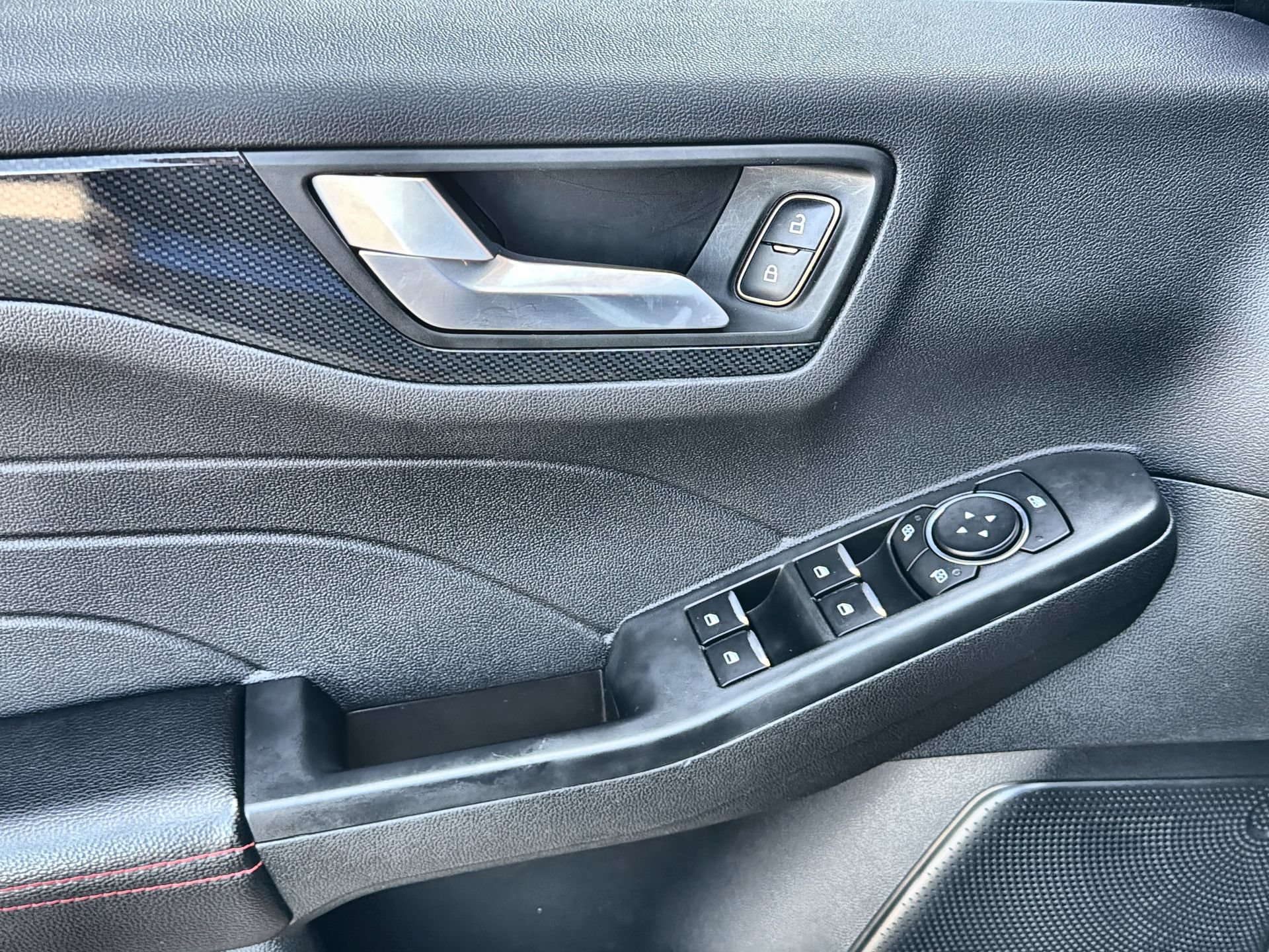 Certified 2025 Ford Escape ST-Line FWD image 13