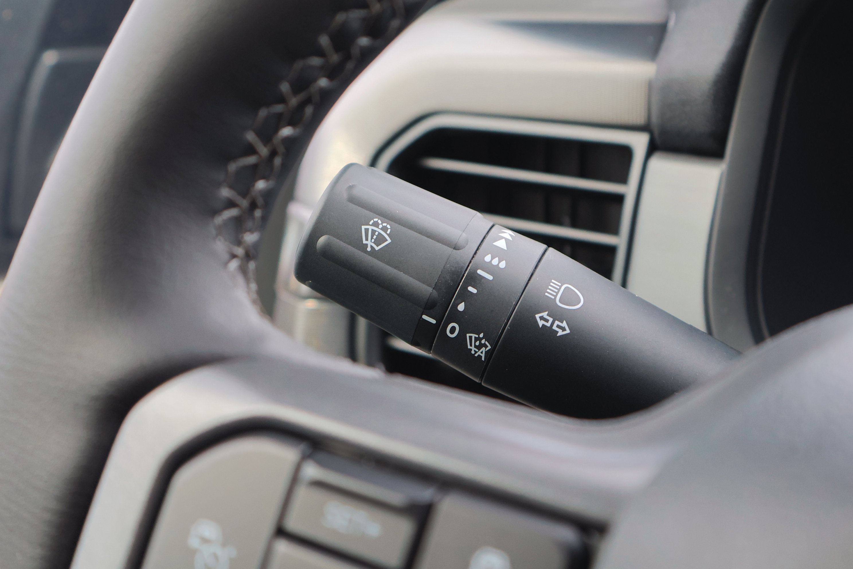 Certified 2025 Ford F150 Lariat w/ Equipment Group 501A Mid image 13