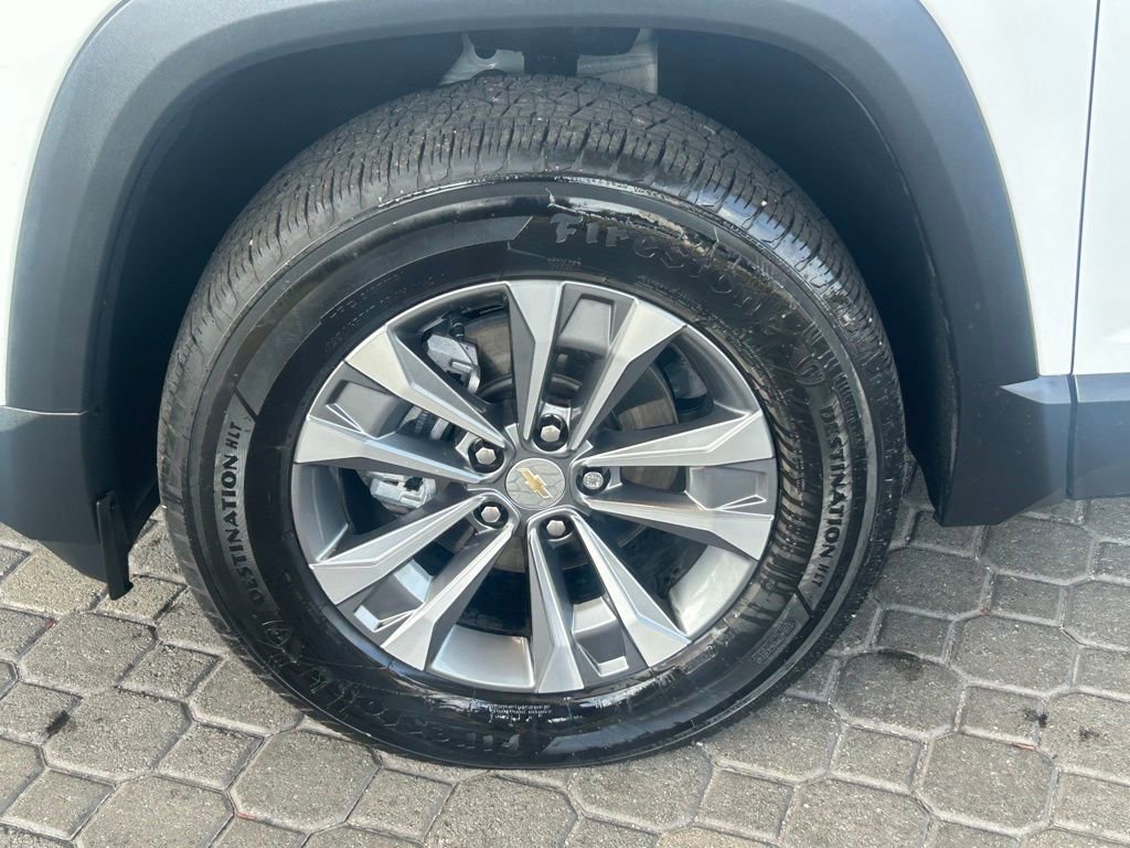 Used 2025 Chevrolet Equinox LT image 16