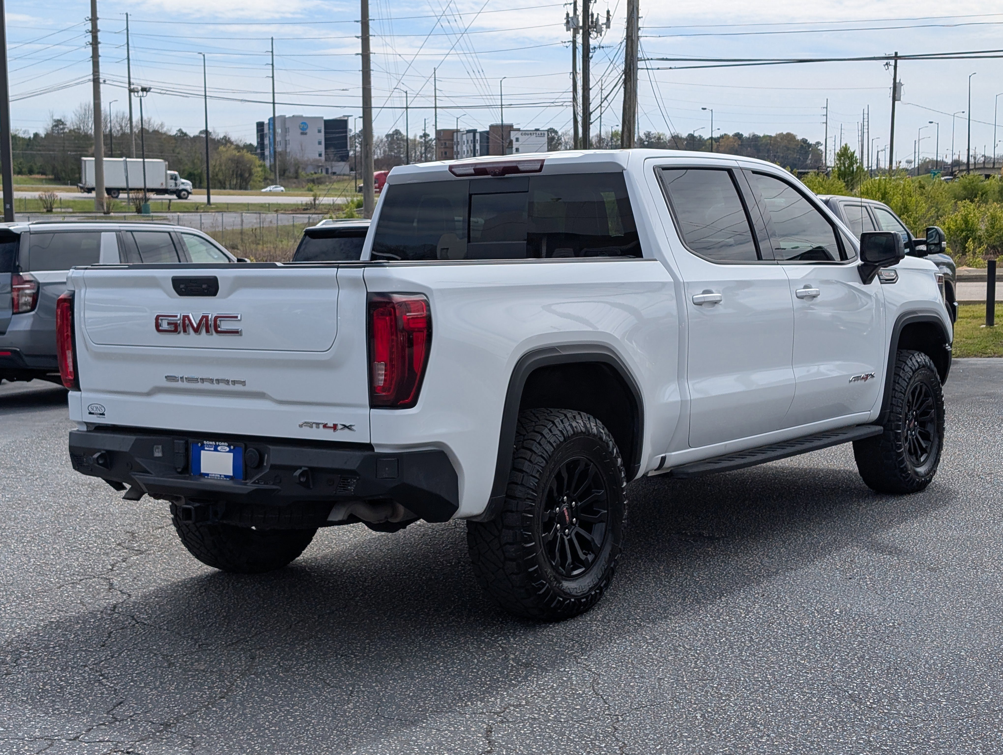 Used 2023 GMC Sierra 1500 AT4X image 3