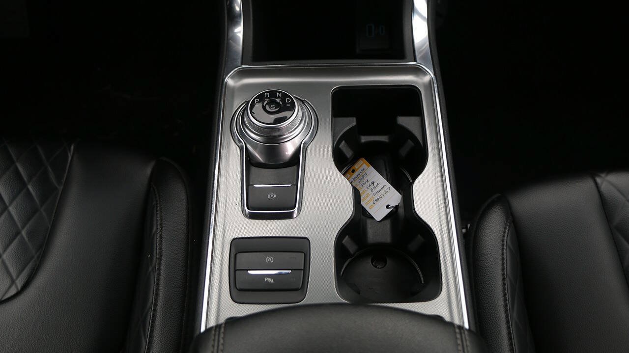 Certified 2024 Ford Edge Titanium AWD/4WD image 22
