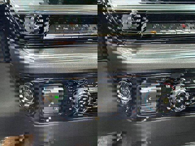 Used 2023 Chevrolet Silverado 1500 High Country w/ High Country Premium Package image 15