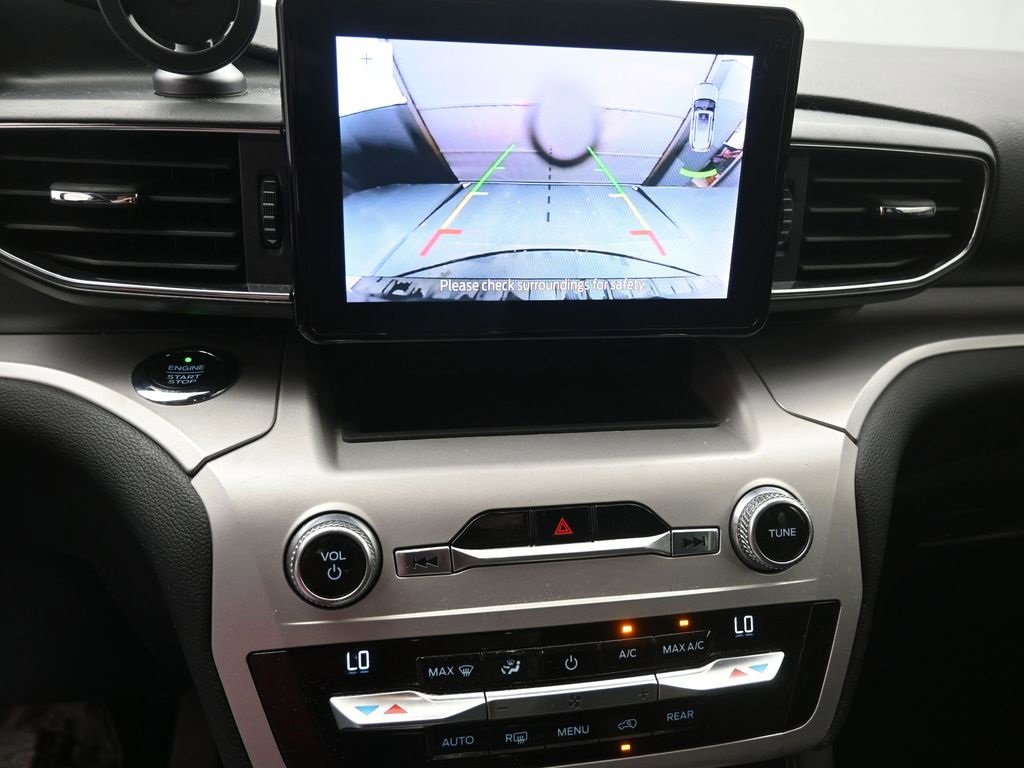 Certified 2020 Ford Explorer XLT w/ Equipment Group 202A image 3