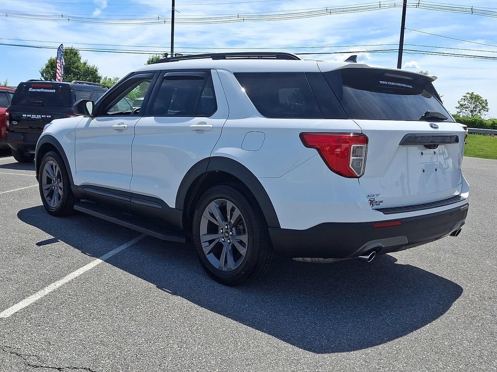 Certified 2021 Ford Explorer XLT w/ Equipment Group 202A AWD/4WD image 4