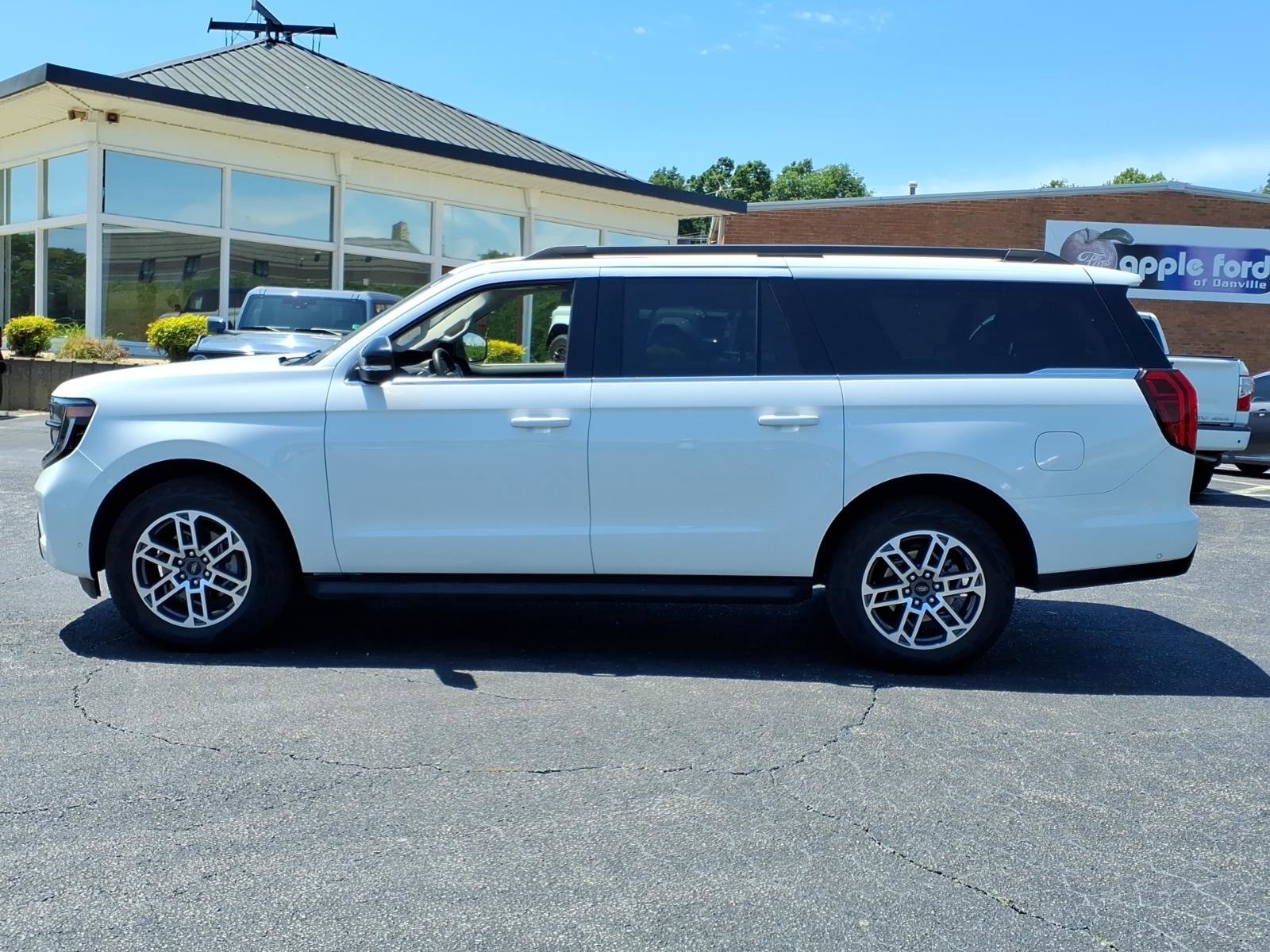 Certified 2025 Ford Expedition Max Active AWD/4WD image 5