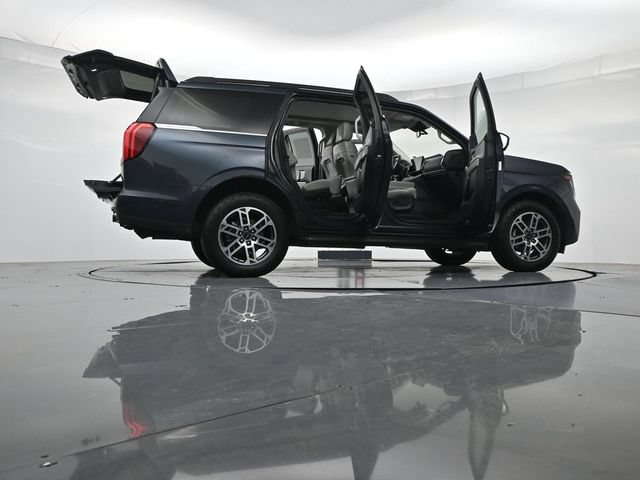 Certified 2025 Ford Expedition Active AWD/4WD image 56