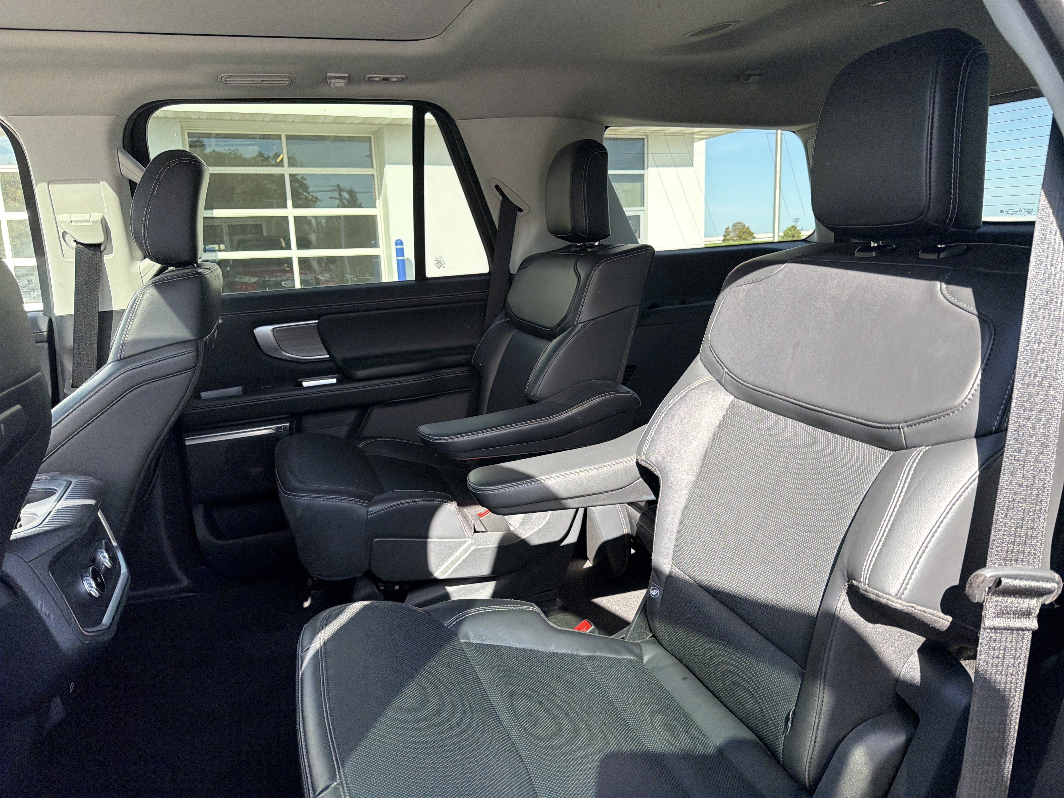 Certified 2025 Ford Expedition Platinum AWD/4WD image 14