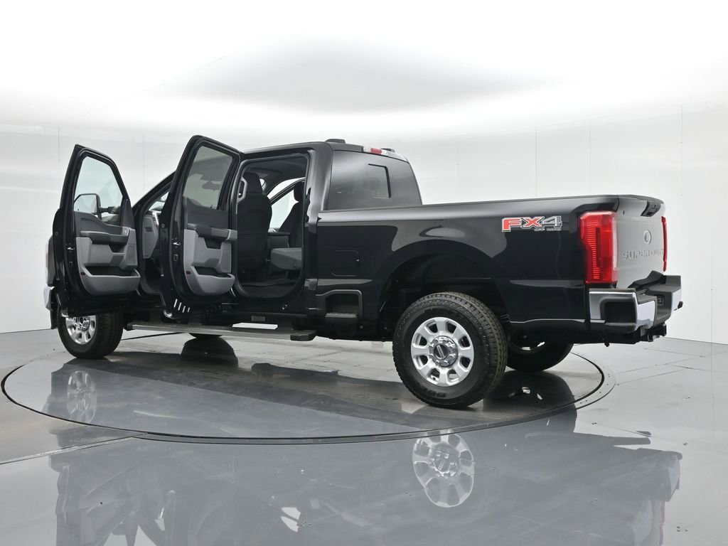 Certified 2024 Ford F250 XLT w/ FX4 Off-Road Package AWD/4WD image 36