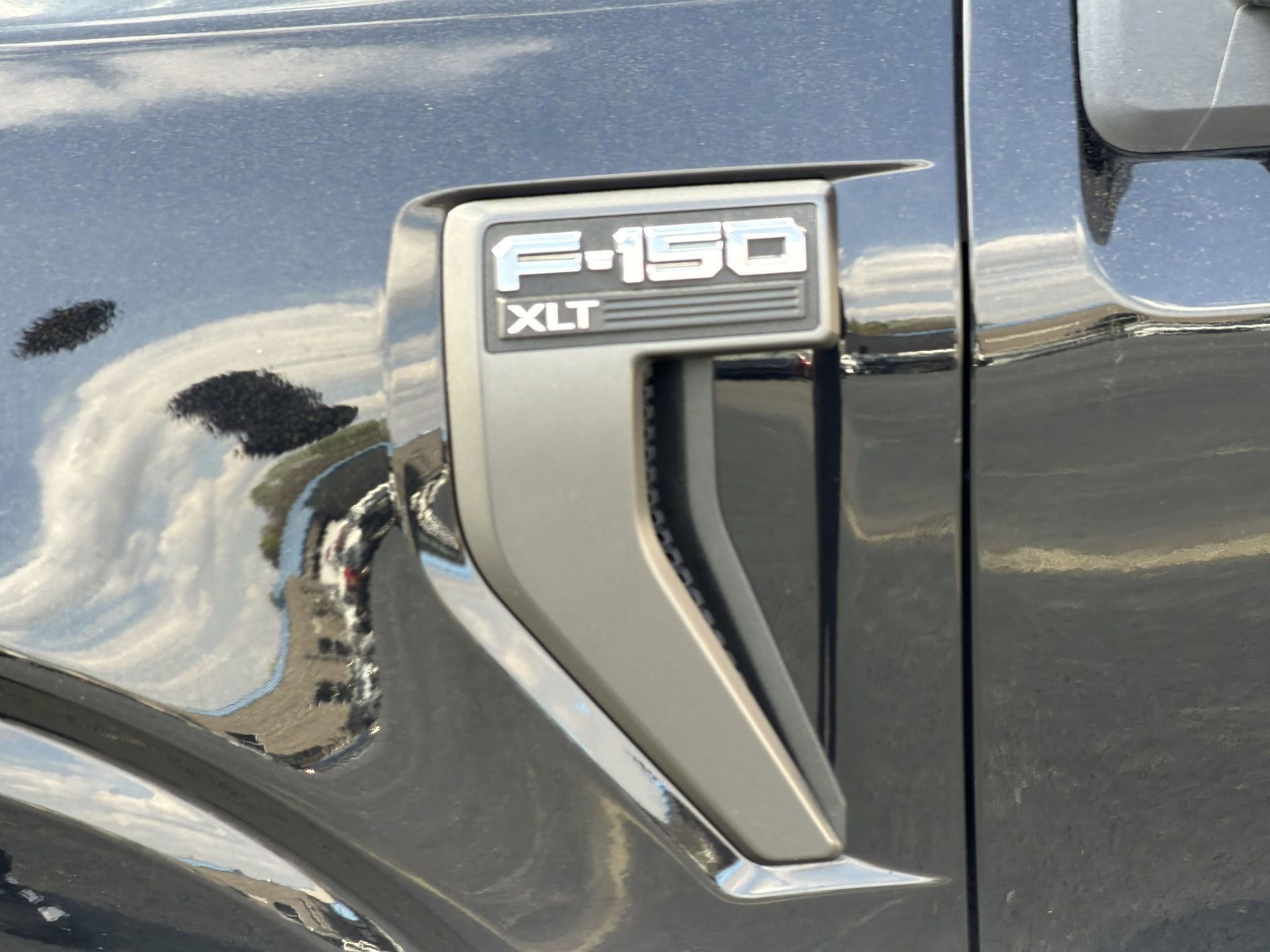 Certified 2023 Ford F150 XLT w/ Equipment Group 302A High image 43