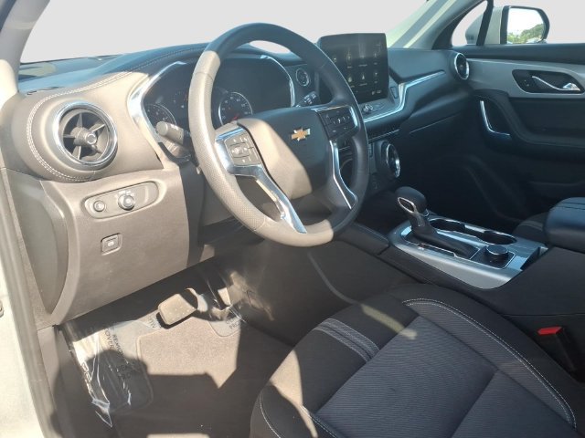 Used 2025 Chevrolet Blazer LT AWD/4WD image 18