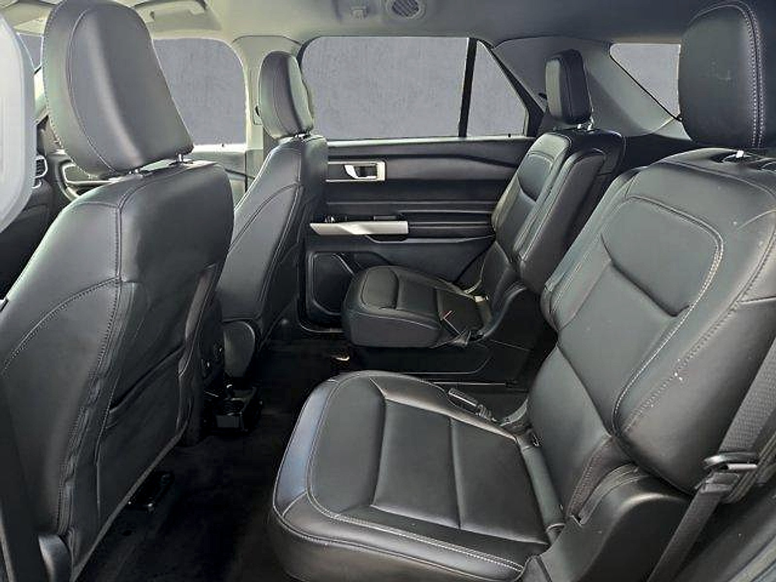 Certified 2023 Ford Explorer XLT w/ Equipment Group 202A AWD/4WD image 23