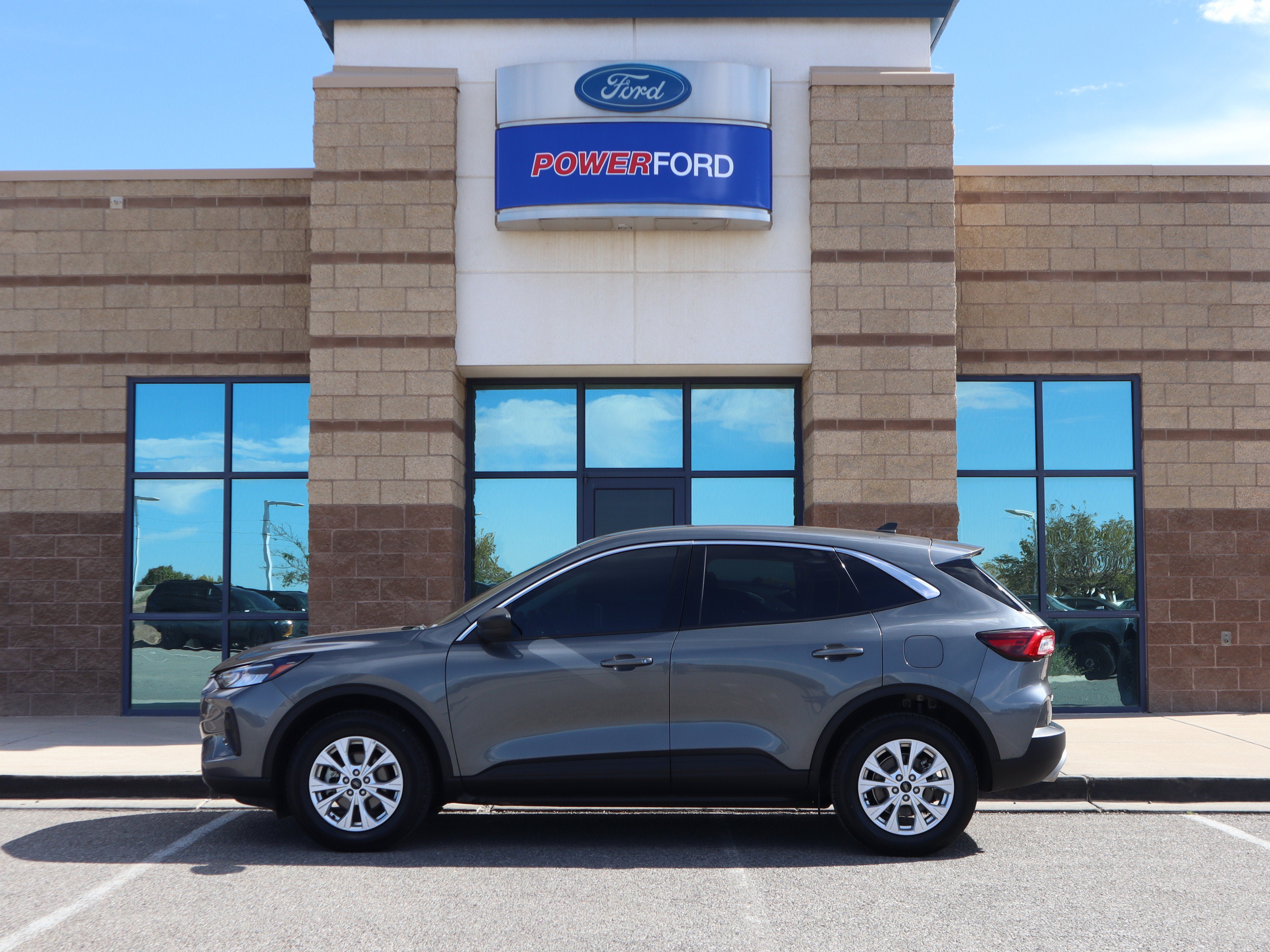 Certified 2024 Ford Escape Active AWD/4WD image 9