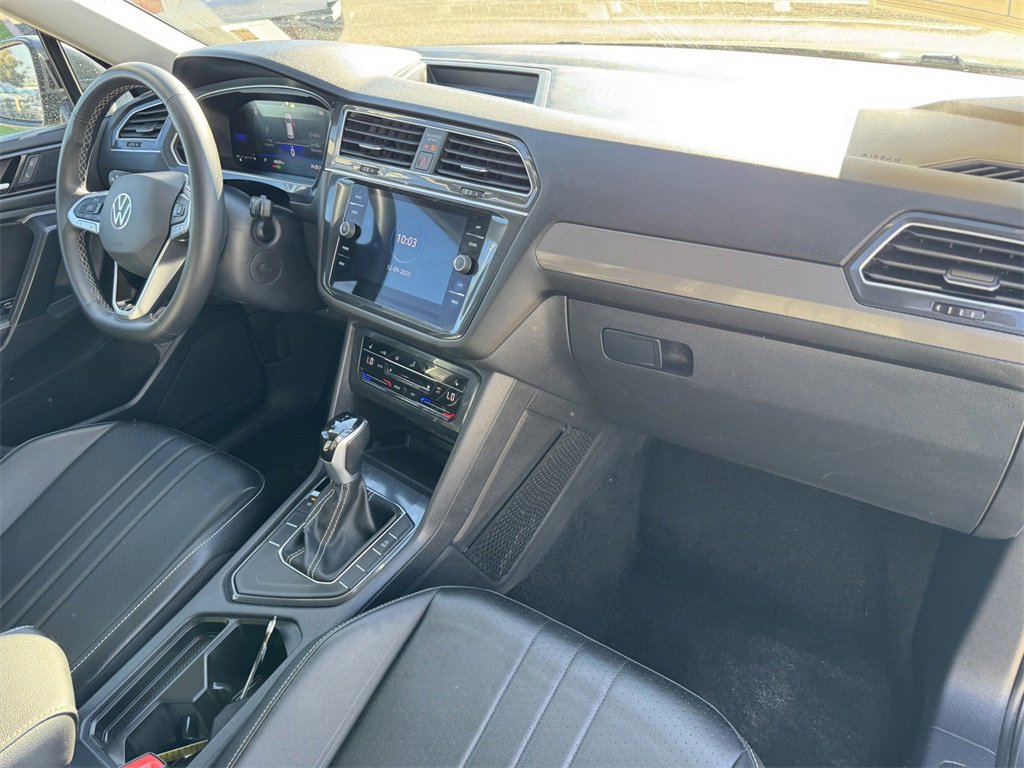 Used 2024 Volkswagen Tiguan SE image 5