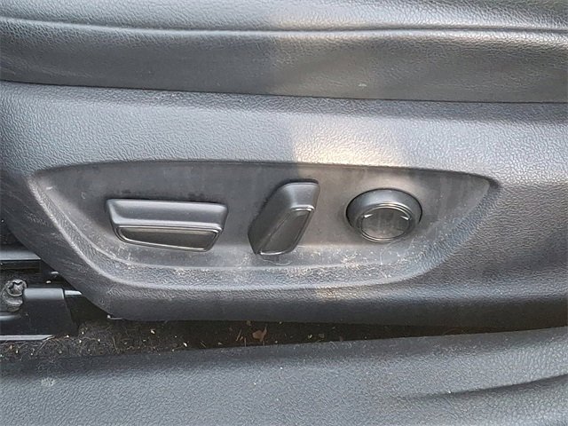 Used 2018 Toyota Camry SE image 25