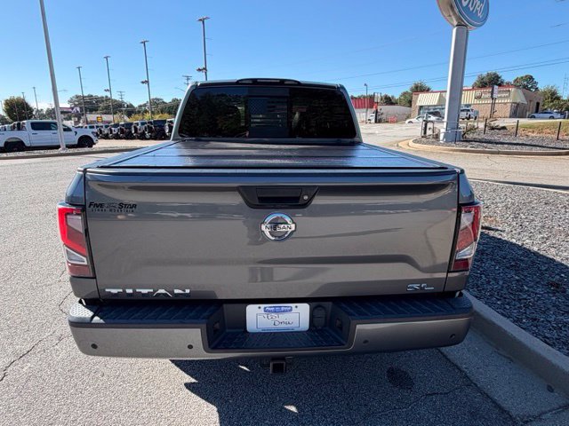 Used 2020 Nissan Titan SL w/ Moonroof Package RWD image 7