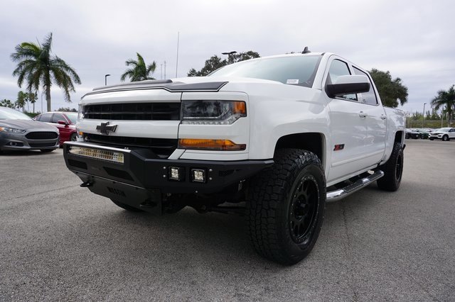 Used 2018 Chevrolet Silverado 1500 LT w/ All Star Edition image 3