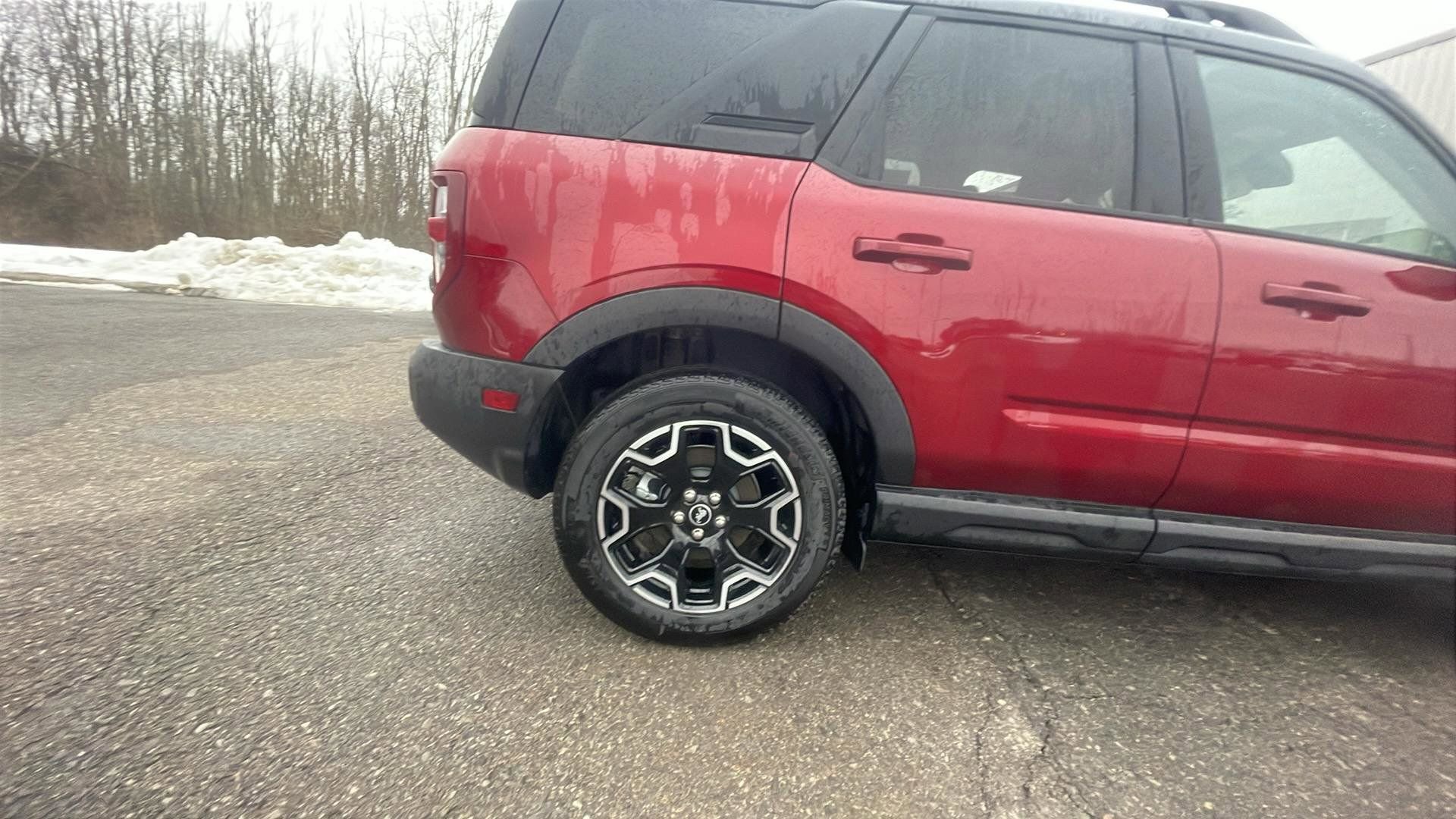 Certified 2025 Ford Bronco Sport Outer Banks w/ Outer Banks Tech Package+ AWD/4WD image 24