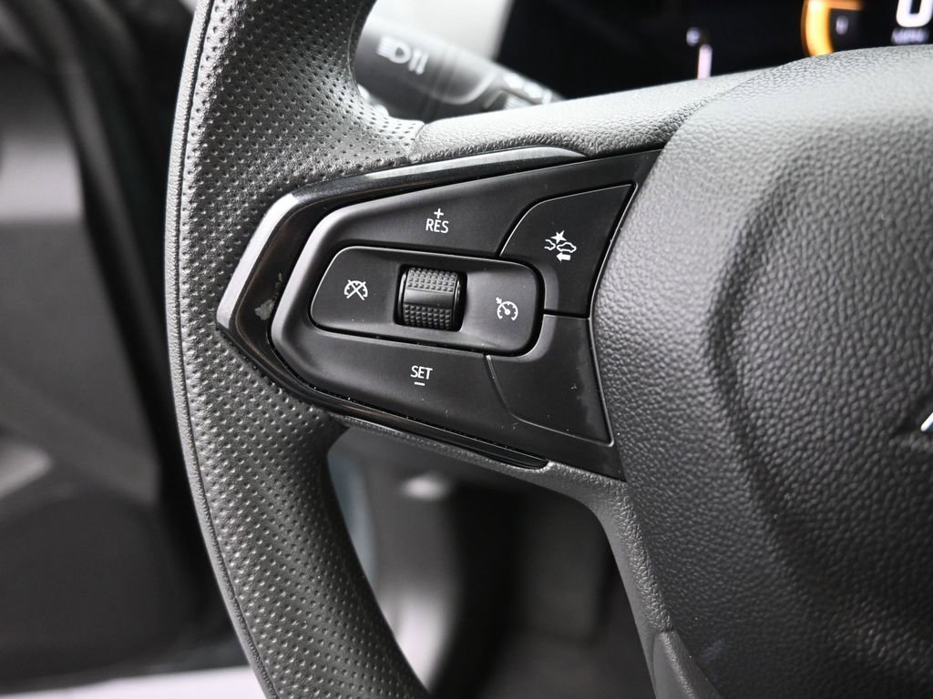 Used 2025 Chevrolet Trax LT image 6