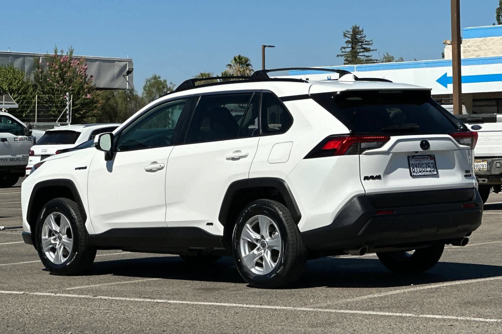 Used 2021 Toyota RAV4 XLE w/ Convenience Package AWD/4WD image 6
