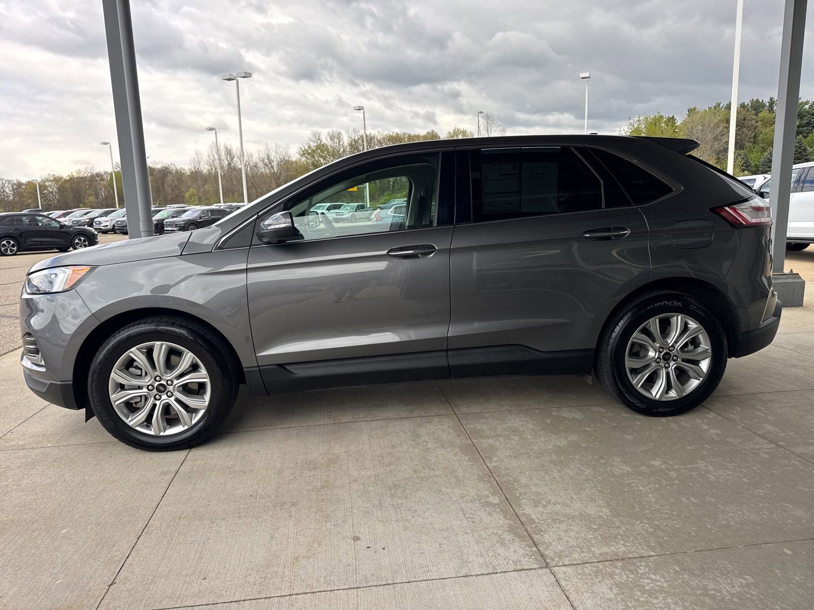 Certified 2023 Ford Edge Titanium AWD/4WD image 4