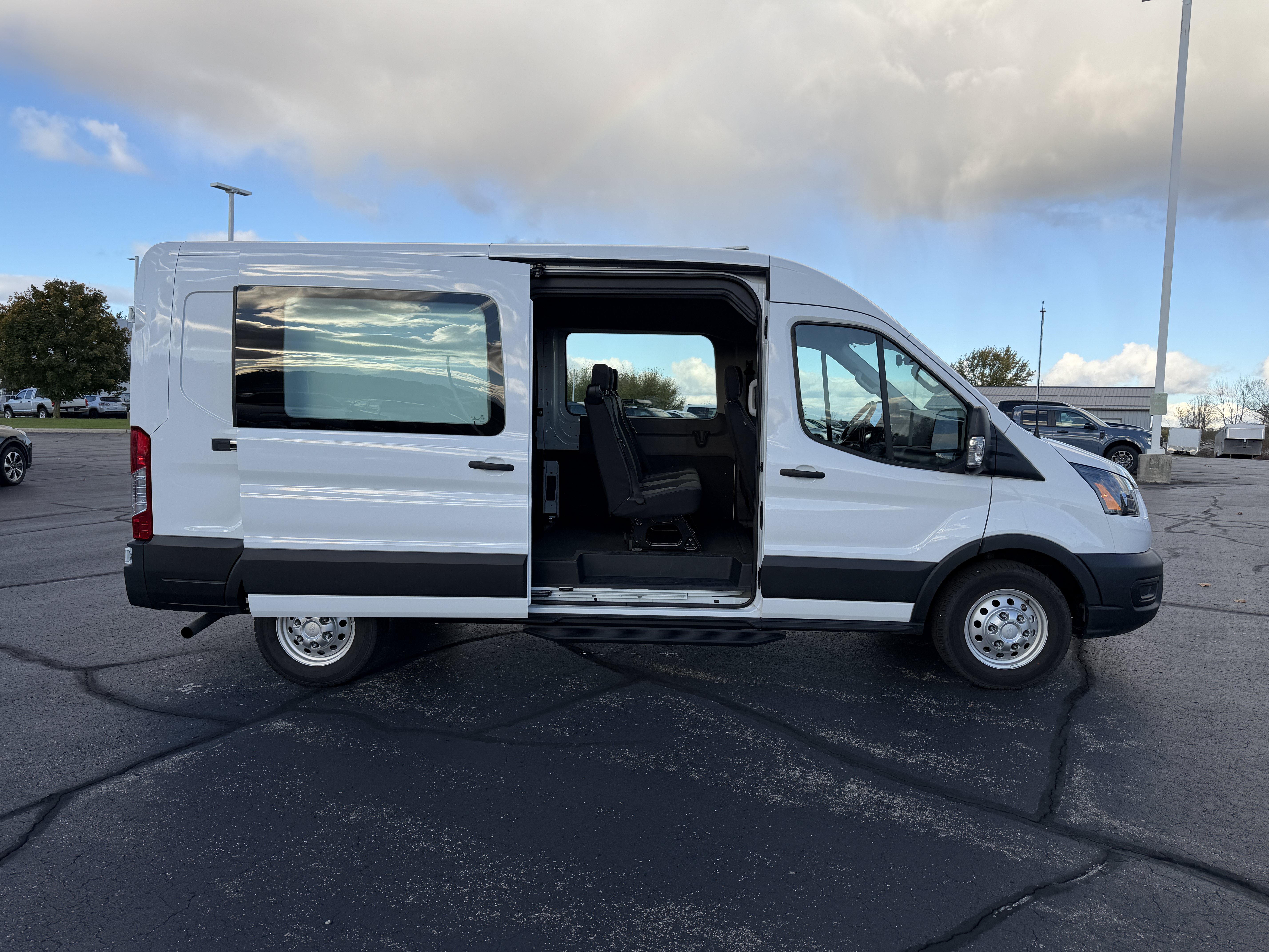 Certified 2021 Ford Transit 250 Medium Roof AWD image 8