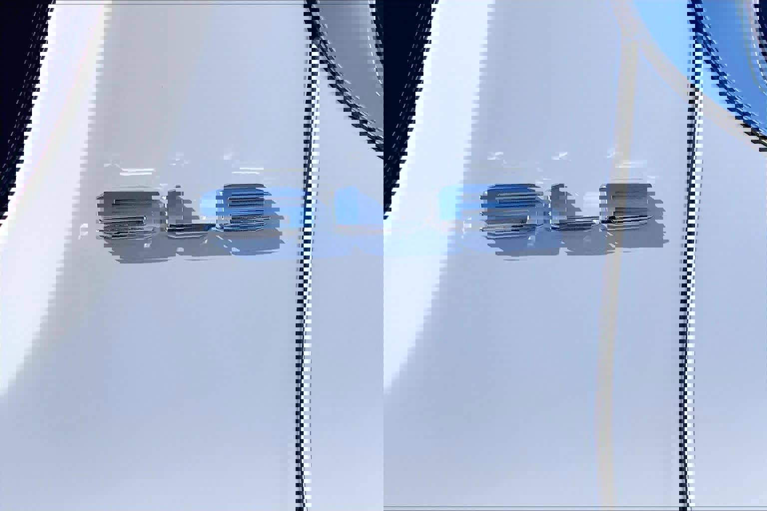 Certified 2023 GMC Acadia SLE w/ Driver Convenience Package image 12