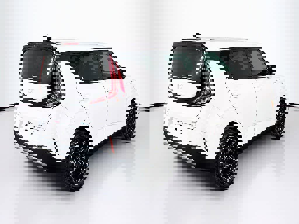 Used 2025 Kia Soul EX image 5