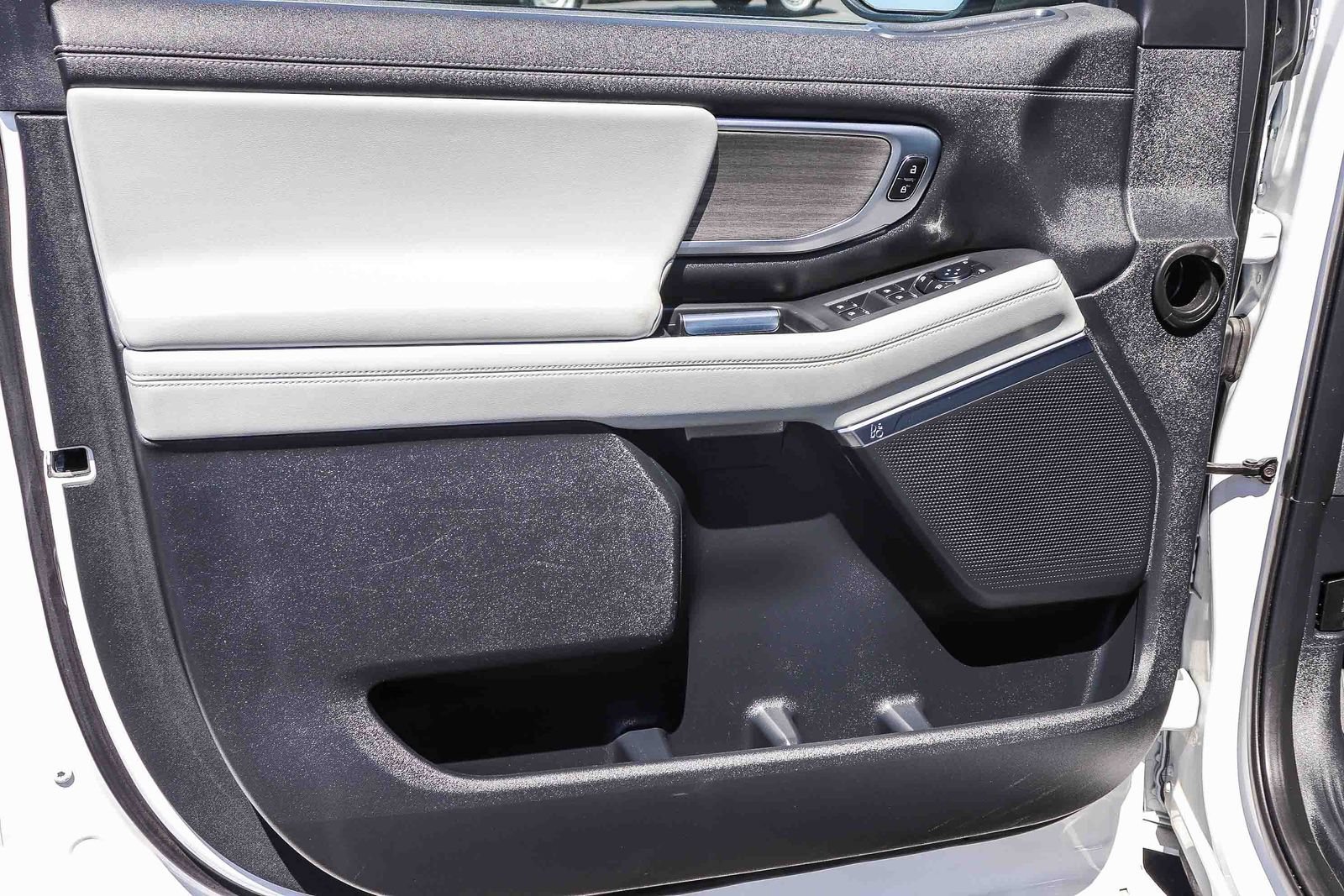 Certified 2025 Ford Expedition Platinum AWD/4WD image 21