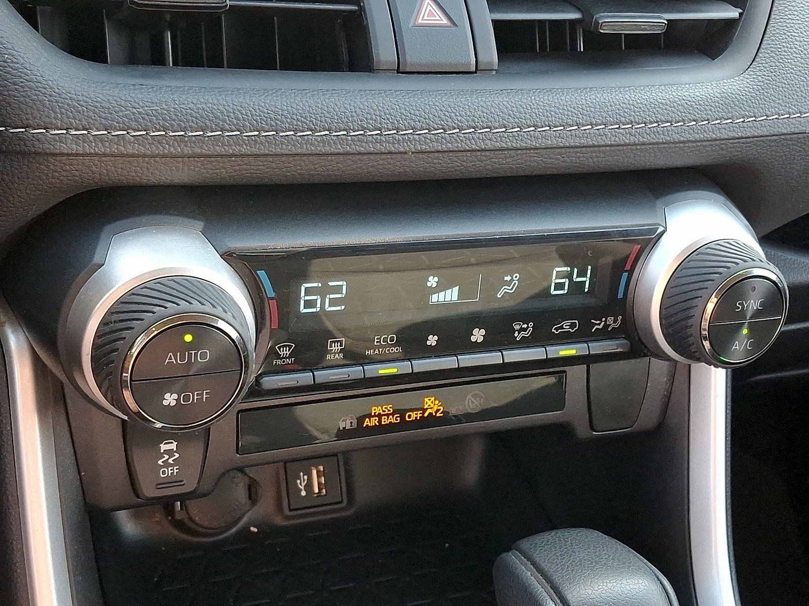 Used 2025 Toyota RAV4 XLE AWD/4WD image 13