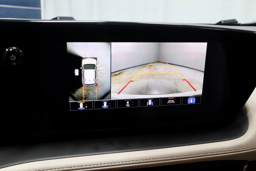 Used 2024 Buick Encore GX Avenir w/ Avenir Technology Package image 9