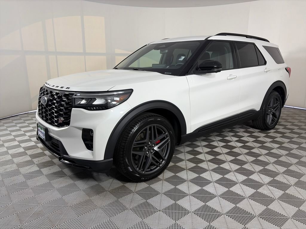 Certified 2025 Ford Explorer ST image 3