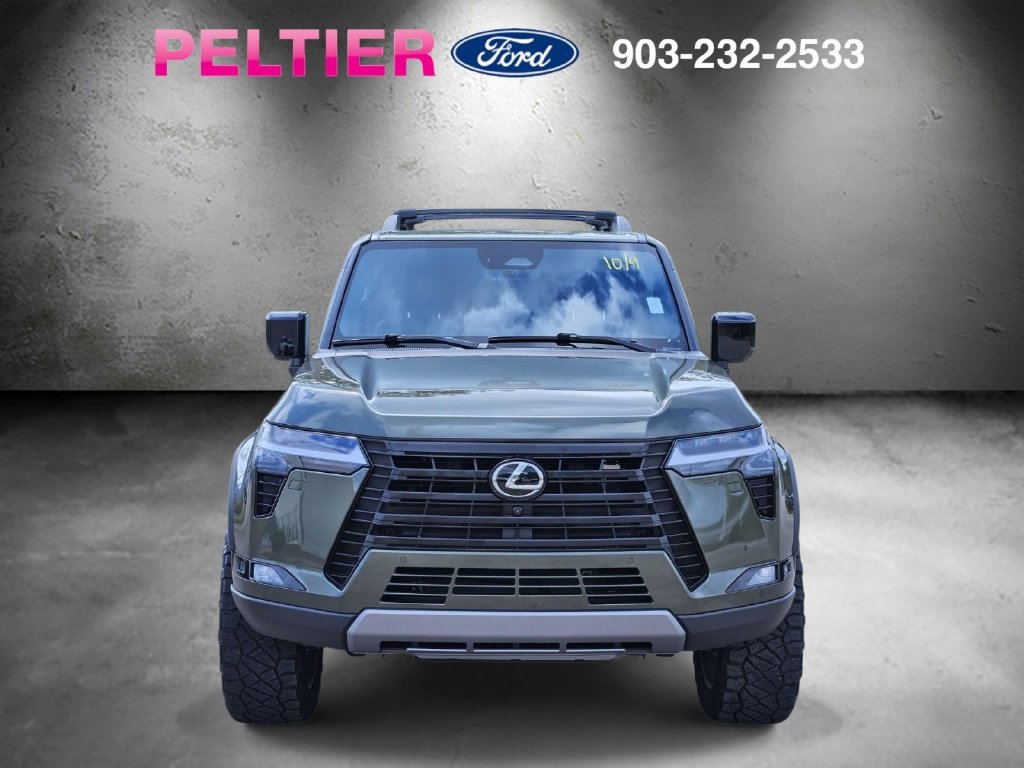 Used 2024 Lexus GX 550 AWD/4WD image 3