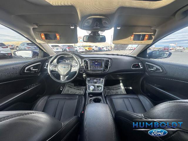 Used 2017 Chrysler 200 Limited Platinum w/ Comfort & Convenience Group image 19