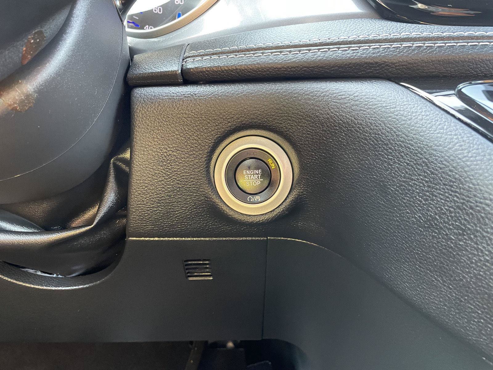 Used 2026 Chrysler Pacifica Select FWD image 26