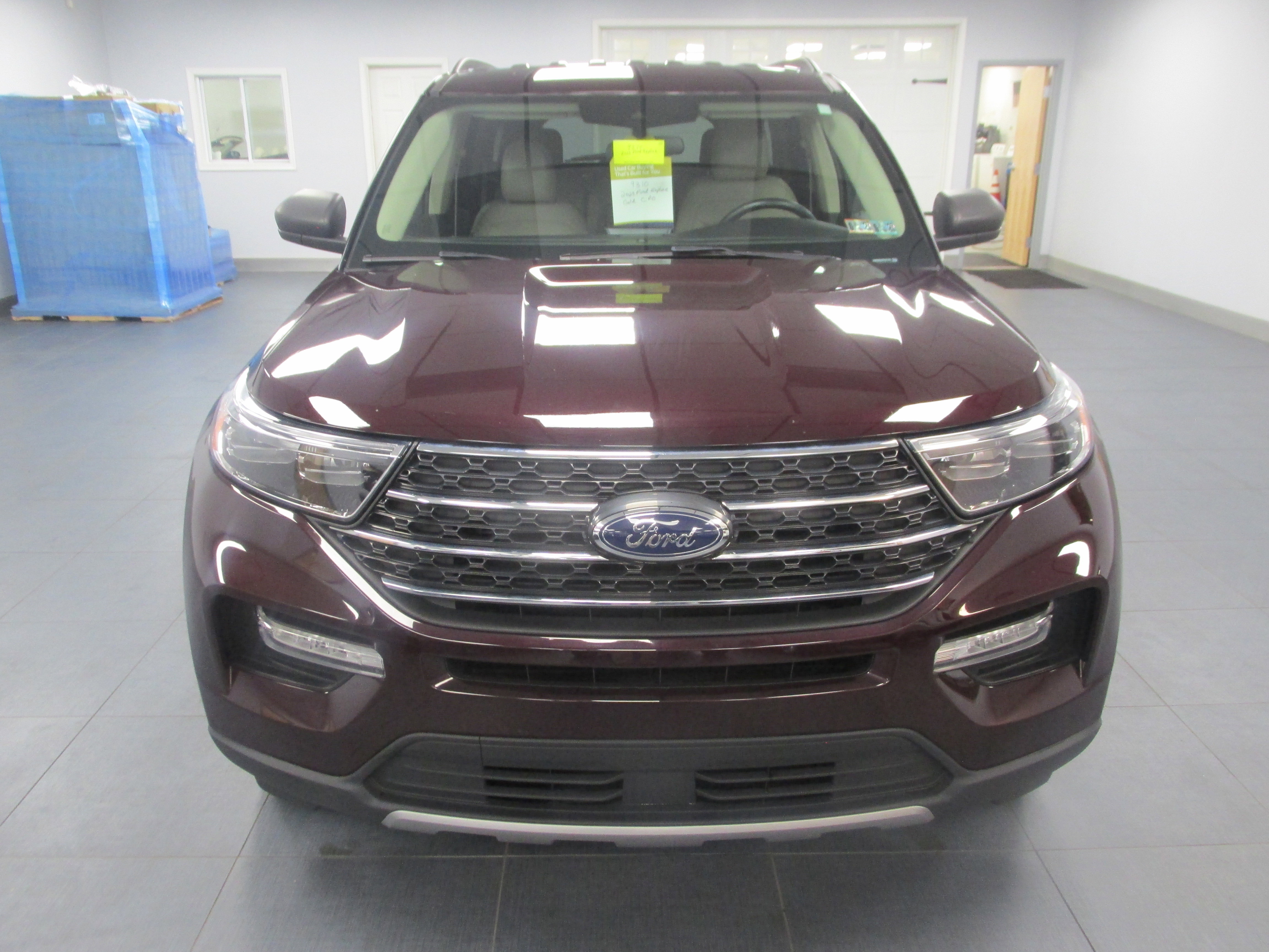 Certified 2023 Ford Explorer XLT w/ Equipment Group 202A AWD/4WD image 2
