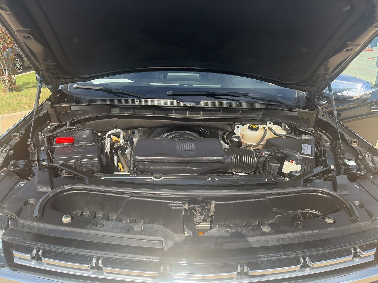 Used 2021 Chevrolet Suburban Premier w/ Premium Package RWD image 26