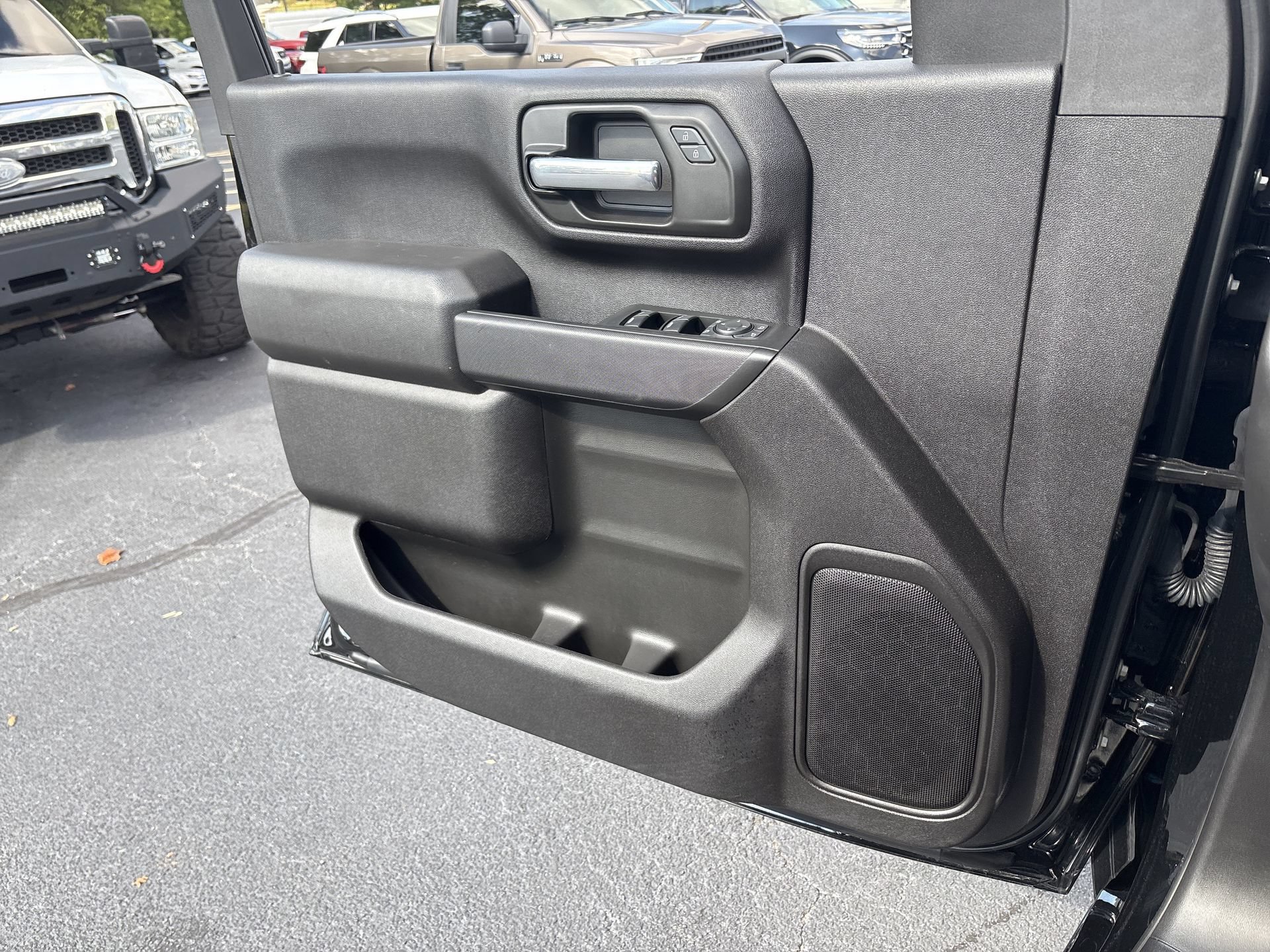 Used 2025 Chevrolet Silverado 2500 Custom w/ Custom Value Package RWD image 12