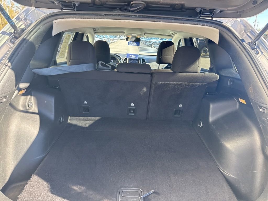 Used 2019 Jeep Cherokee Latitude w/ Popular Appearance Group image 27