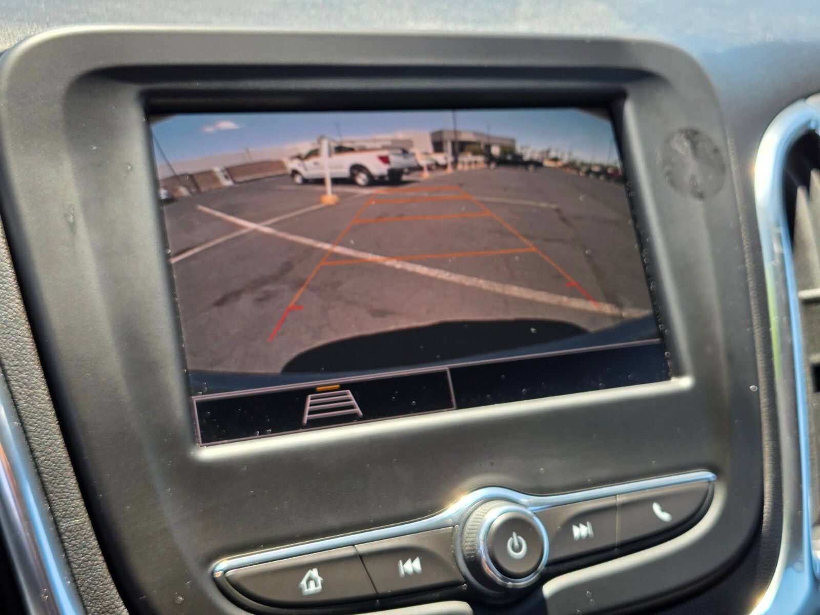Used 2024 Chevrolet Equinox LT FWD image 21