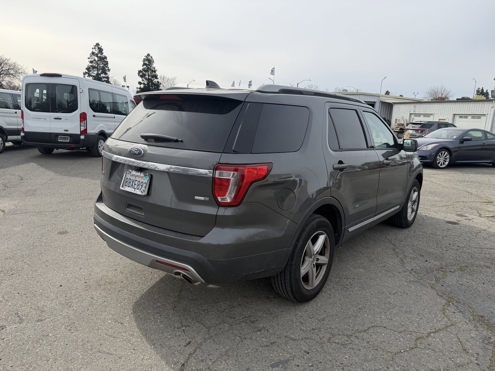 Certified 2017 Ford Explorer XLT w/ Equipment Group 202A image 5