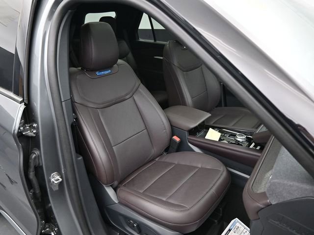 Certified 2025 Ford Explorer Platinum image 22