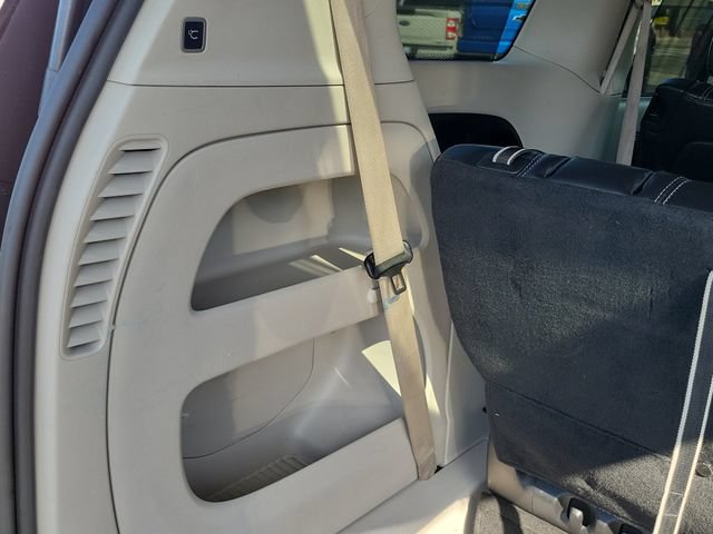 Used 2022 Chrysler Pacifica Touring-L FWD image 9