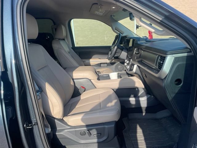 Certified 2024 Ford Expedition XLT RWD image 23