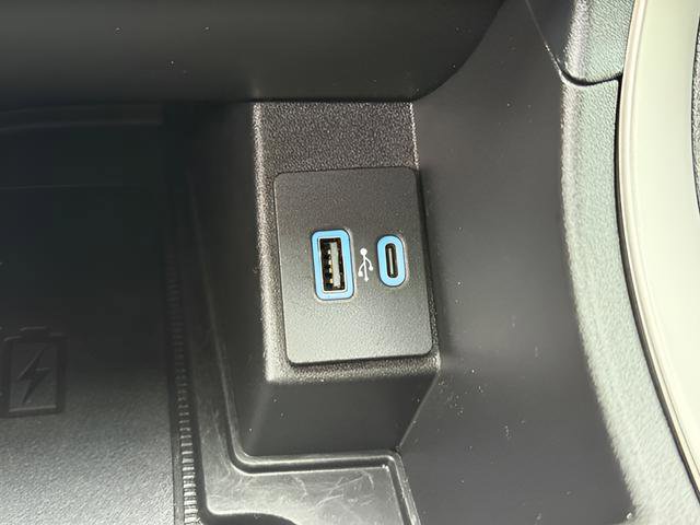 Certified 2022 Ford Edge SEL w/ Convenience Package AWD/4WD image 13