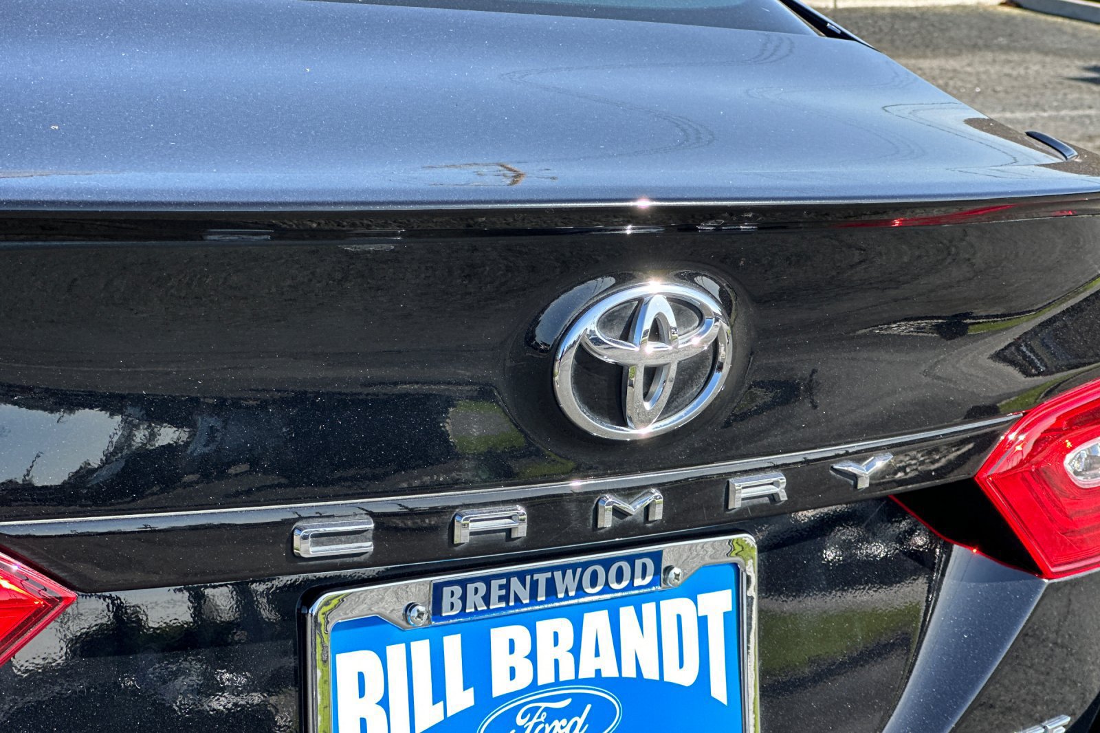 Used 2019 Toyota Camry SE w/ Convenience Package FWD image 24