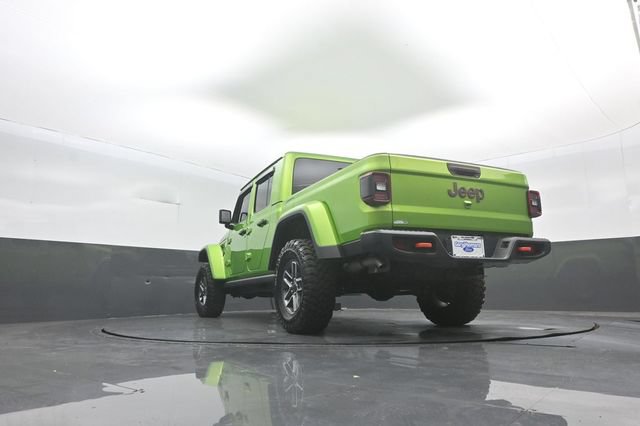 Used 2025 Jeep Gladiator Mojave w/ Convenience Group AWD/4WD image 30